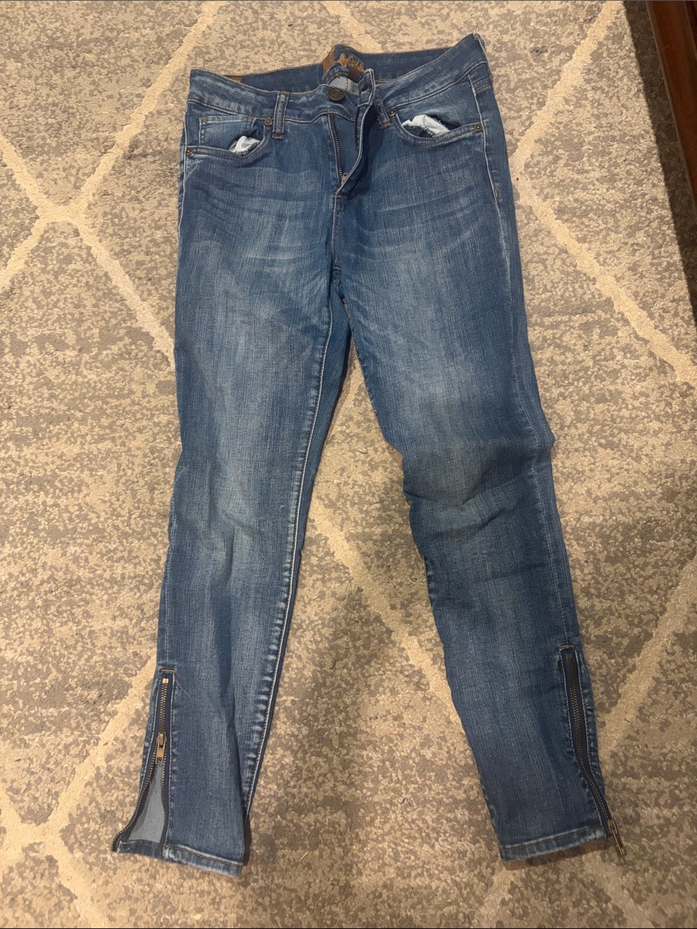Kut from the Kloth Medium Blue Skinny Jeans with Ankle Zips